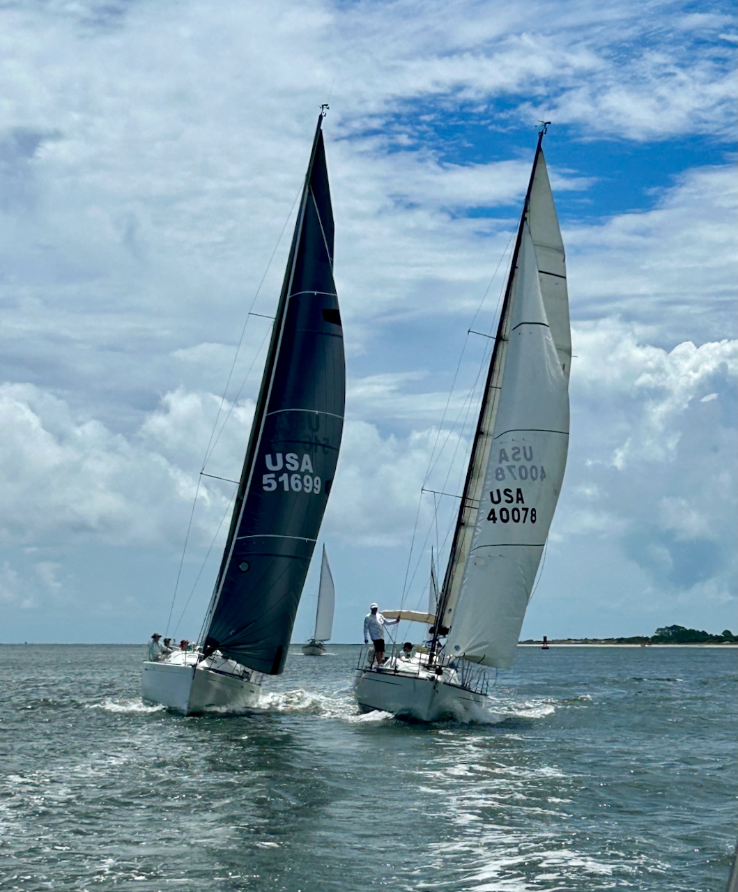 1221 - Misty and Tiger Tale close racing ahead of On Eagles' Wings - IMG_9634
