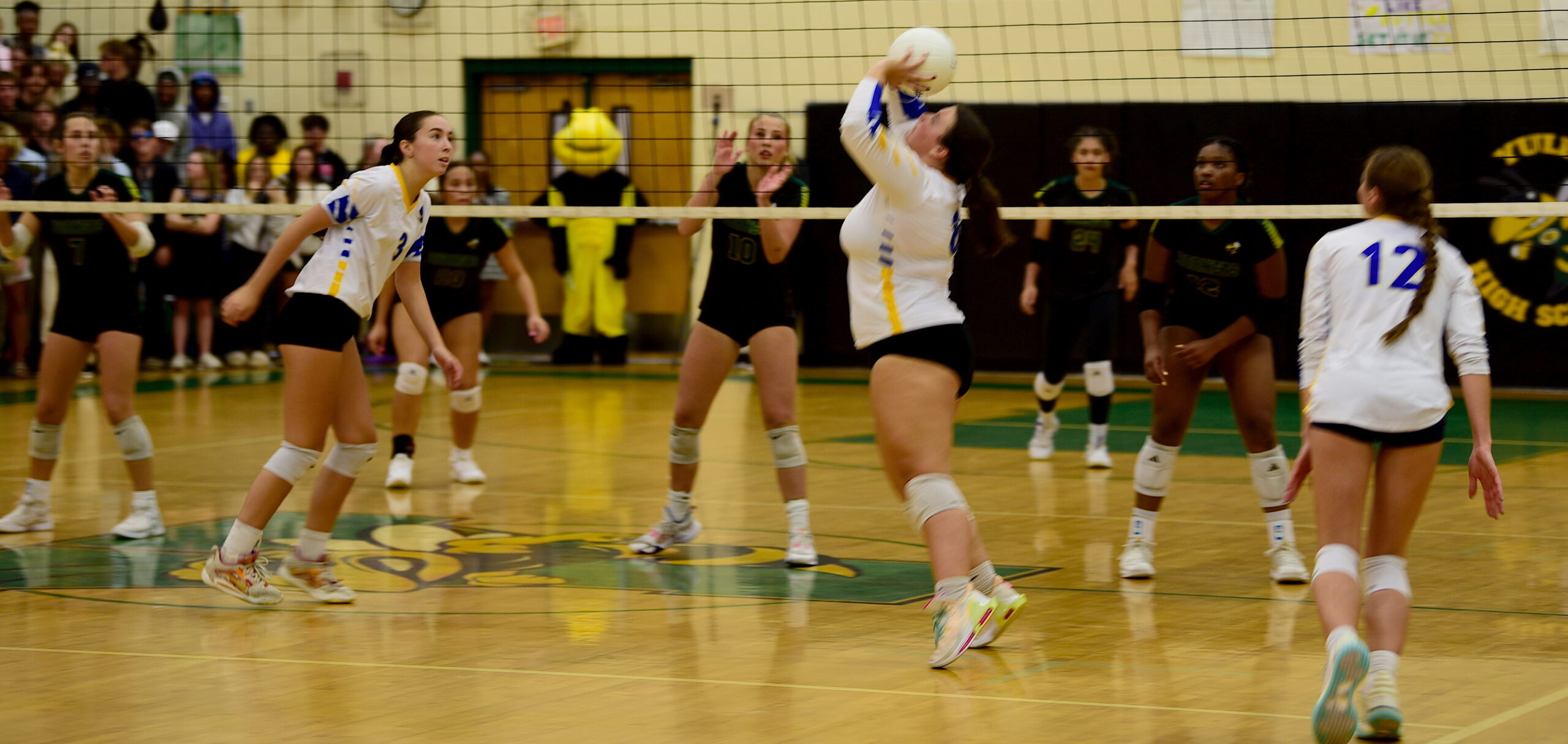Host Hornets beat Pirates 3-0