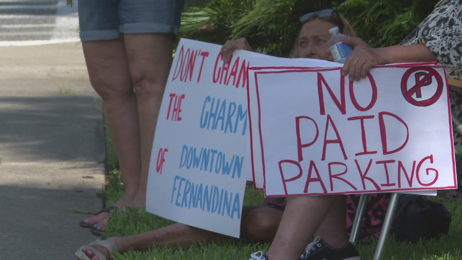 Paid parking showdown: Commission to decide fate of citizen referendum tomorrow