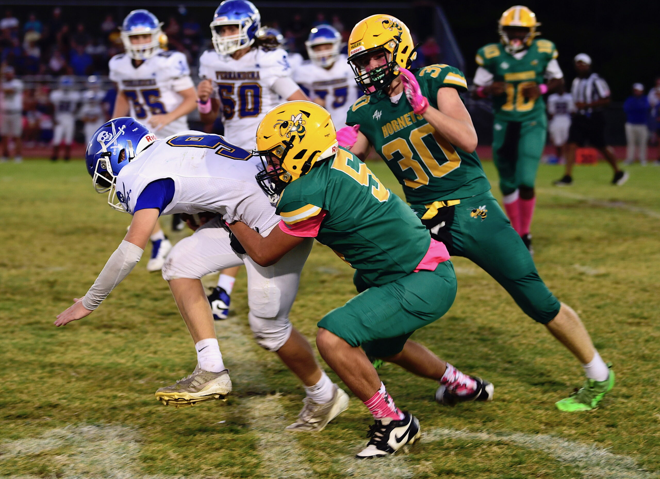 FBMS Pirates top Yulee 30-20