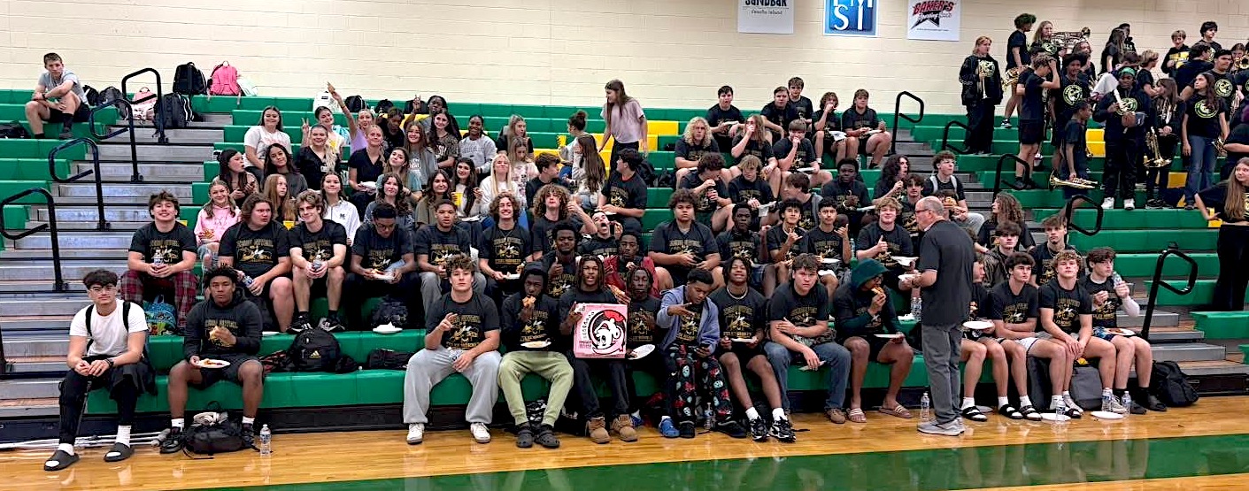What’s Going On: Nassau teams in state playoffs, Flag football registration, Holiday poinsettia fundraiser