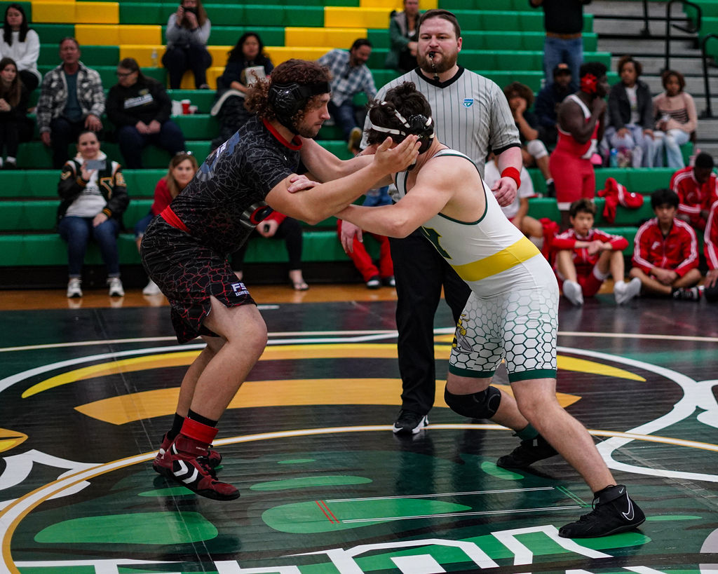 Hornets host duals tourney