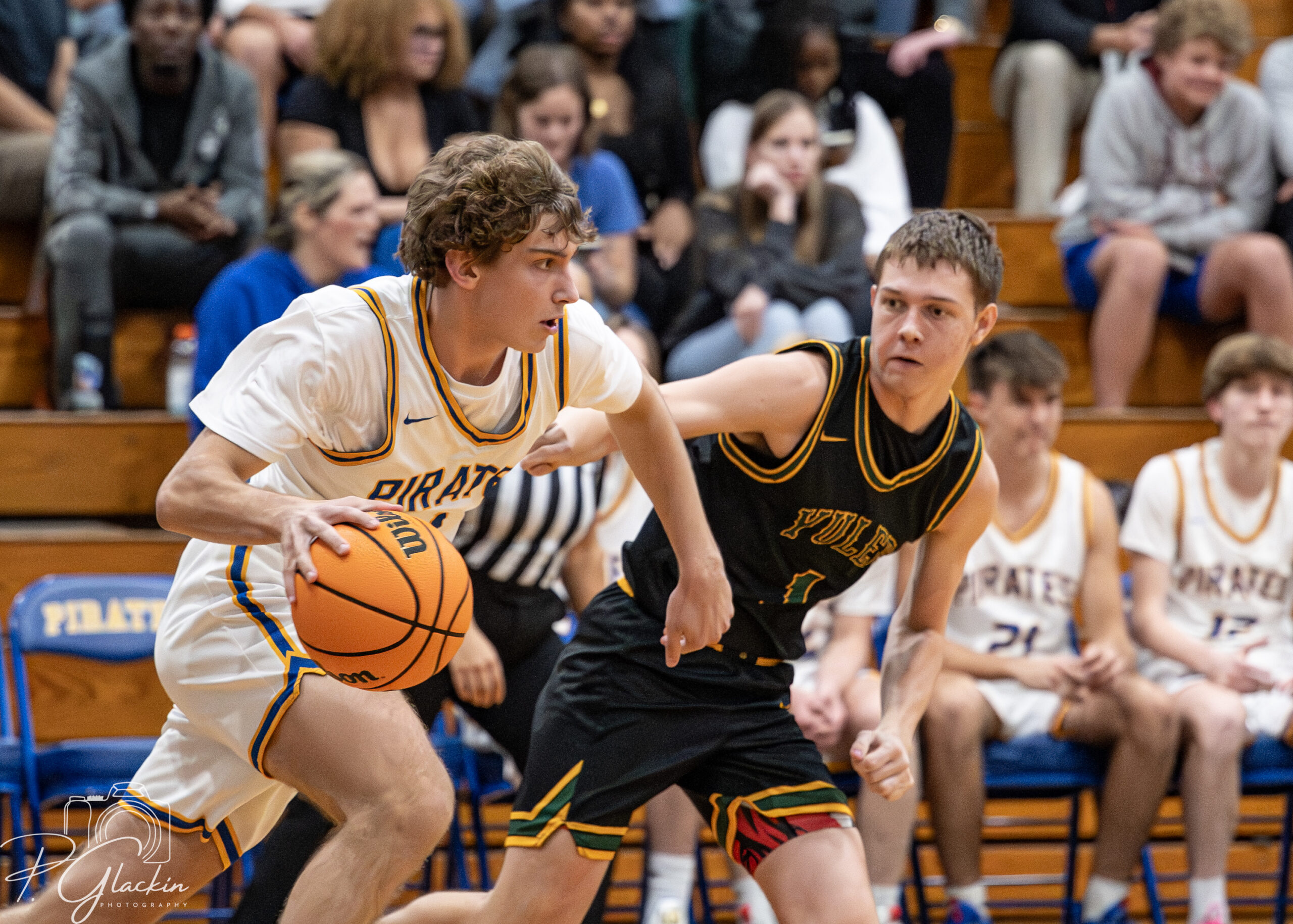 Hornets beat Pirates 69-65