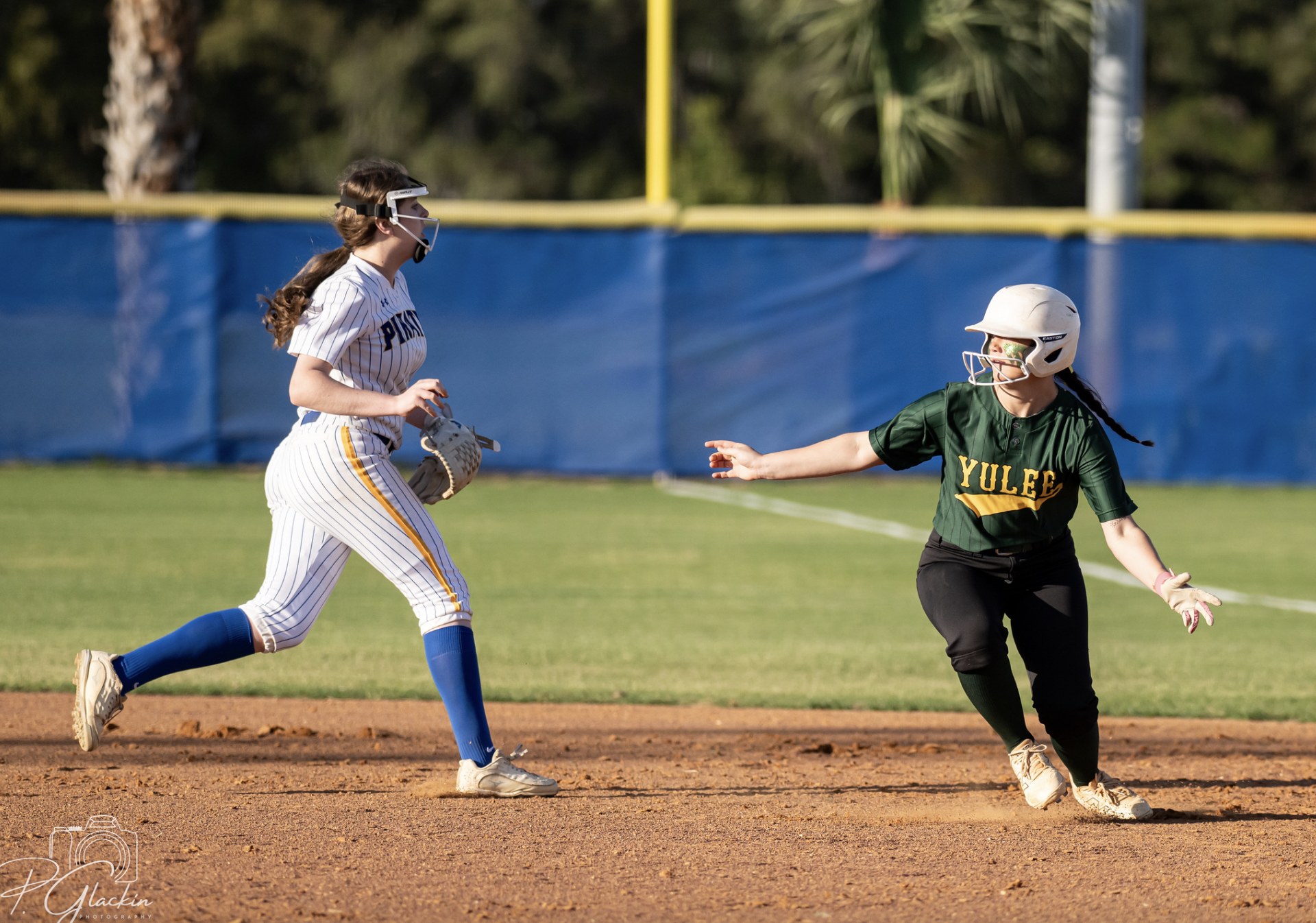Hornets beat host Pirates
